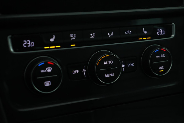 Volkswagen GOLF Variant 1.5 TSI Comfortline Business|Pano|LED|Stoelverwarming