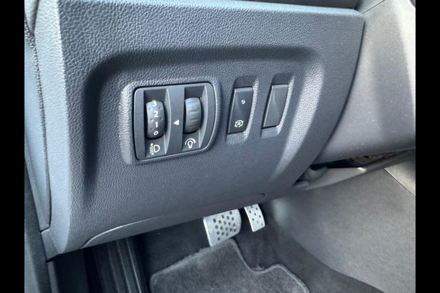 Renault Captur TCe 150 EDC Version S Trekhaak / Alcantara bekleding / Navi / P-sensor + camera / Full LED