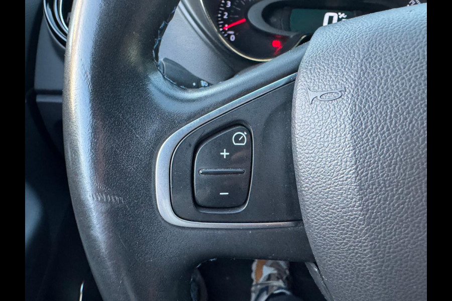 Renault Captur TCe 150 EDC Version S Trekhaak / Alcantara bekleding / Navi / P-sensor + camera / Full LED