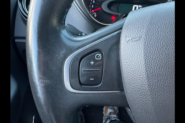 Renault Captur TCe 150 EDC Version S Trekhaak / Alcantara bekleding / Navi / P-sensor + camera / Full LED