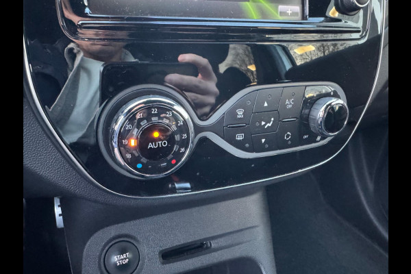 Renault Captur TCe 150 EDC Version S Trekhaak / Alcantara bekleding / Navi / P-sensor + camera / Full LED