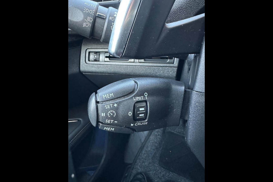 Peugeot 5008 1.2 PureTech Allure Aut Leer Clima 7 Persoons