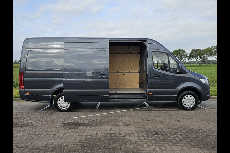 Mercedes-Benz Sprinter 315 L3H2 Mbux + Navi Automaat Airco Camera 3-Zits/ Leer 1e Eigenaar Euro6!