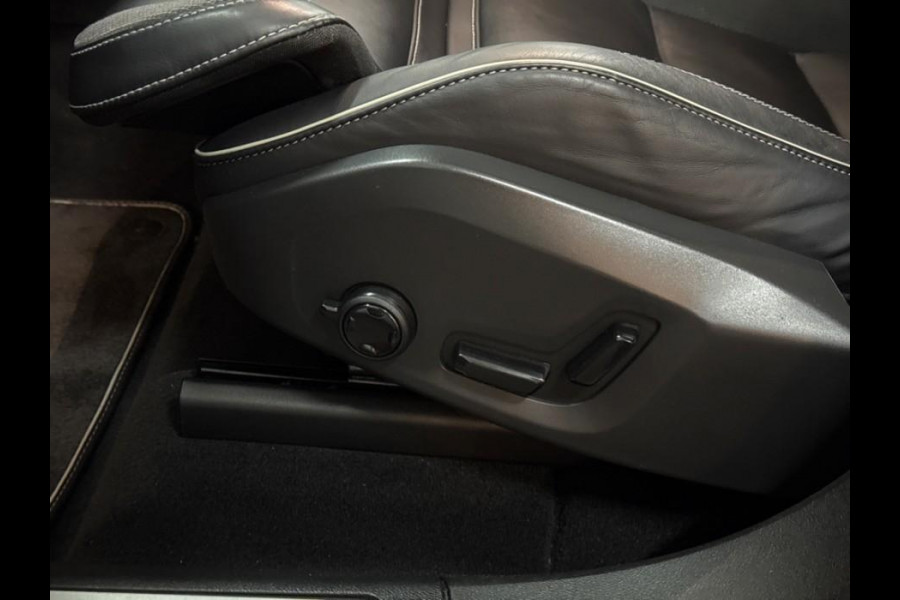 Volvo XC60 2.0 Recharge T6 AWD R-Design Pano H/K HUD Trekh.