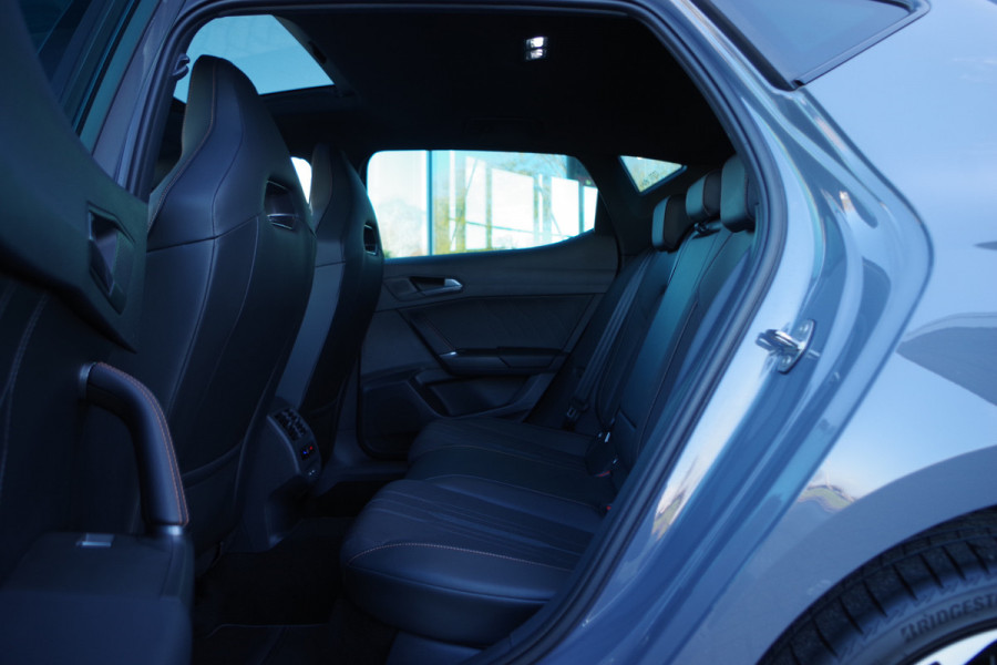 CUPRA Leon 1.4 e-Hybrid 204 PK Performance PHEV, Panoramadak, Kuipstoelen, Adap. Cruise Control