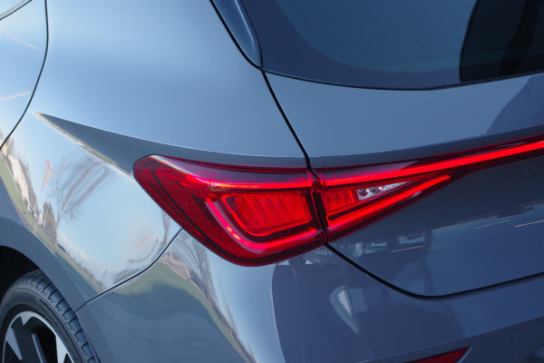 CUPRA Leon 1.4 e-Hybrid 204 PK Performance PHEV, Panoramadak, Kuipstoelen, Adap. Cruise Control