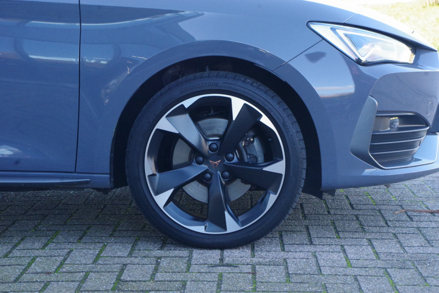 CUPRA Leon 1.4 e-Hybrid 204 PK Performance PHEV, Panoramadak, Kuipstoelen, Adap. Cruise Control