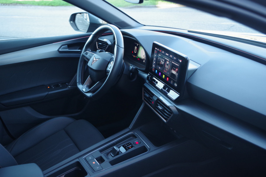 CUPRA Leon 1.4 e-Hybrid 204 PK Performance PHEV, Panoramadak, Kuipstoelen, Adap. Cruise Control