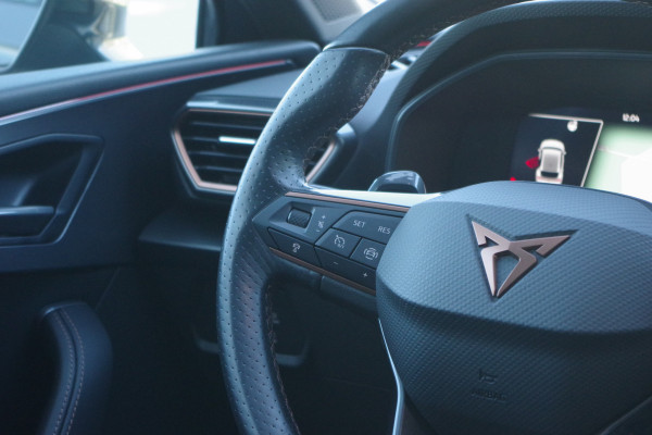 CUPRA Leon 1.4 e-Hybrid 204 PK Performance PHEV, Panoramadak, Kuipstoelen, Adap. Cruise Control