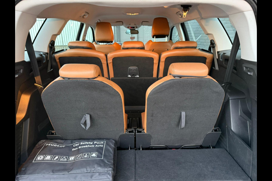 Peugeot 5008 1.2 PureTech Blue Lease Executive CARPLAY | PDC | LEDER |TREKHAAK | AIRCO | NWE APK