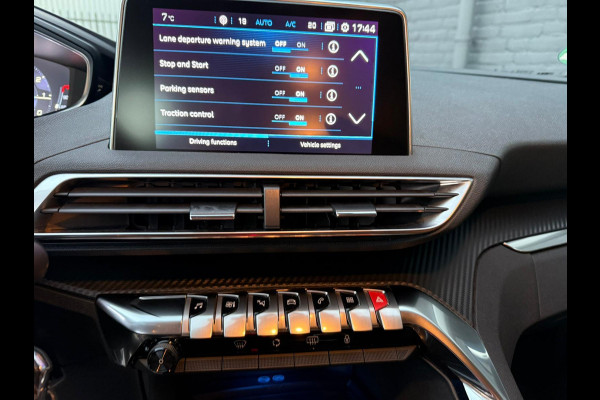 Peugeot 5008 1.2 PureTech Blue Lease Executive CARPLAY | PDC | LEDER |TREKHAAK | AIRCO | NWE APK
