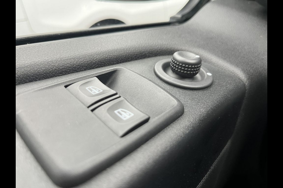 Renault Trafic 1.6 dCi E6 Comfort R-link 3p BPM Vrij! Lease €296 p/m, Airco, Navi, PDC, Cruise controle, Onderhoudshistorie aanwezig