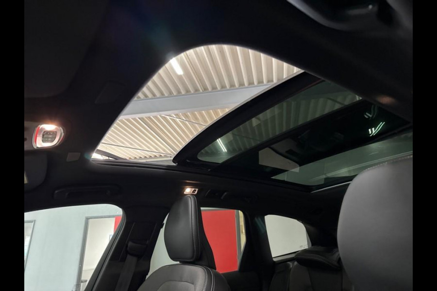 Volvo XC60 2.0 Recharge T6 AWD R-Design Pano H/K HUD Trekh.