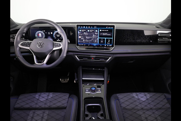Volkswagen Tiguan 1.5 eHybrid R-Line Edition 204 PK PHEV | Panorama dak | Comfort pakket | Navigatie | Parkeer camera |