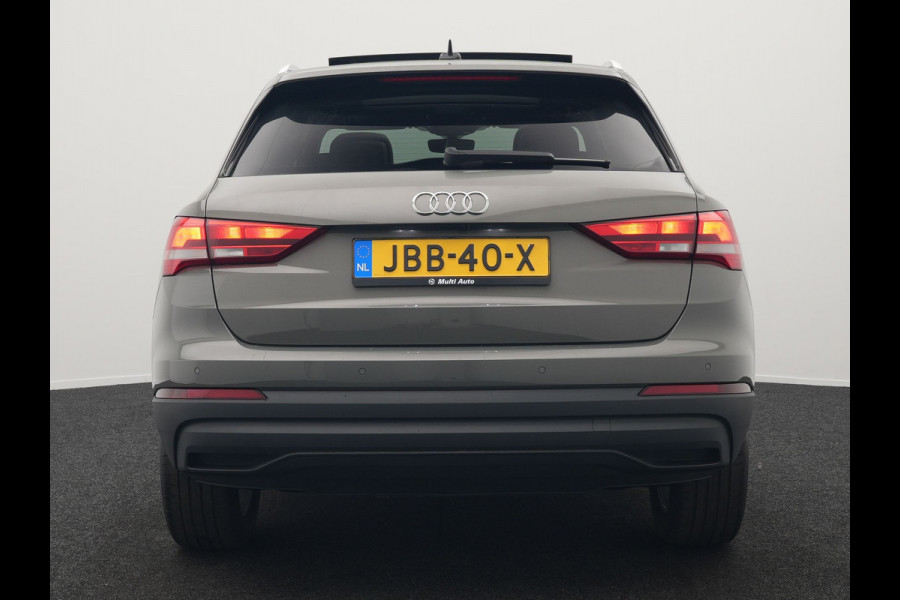 Audi Q3 45 TFSI e edition Plug In Hybrid 245pk Dealer O.H PHEV | Panodak | Camera | Cruise Control | Alcantara Sportstoelen Verwarmd | Navigatie | Virtual | DAB |