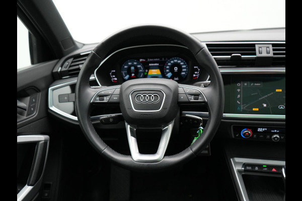 Audi Q3 45 TFSI e edition Plug In Hybrid 245pk Dealer O.H PHEV | Panodak | Camera | Cruise Control | Alcantara Sportstoelen Verwarmd | Navigatie | Virtual | DAB |