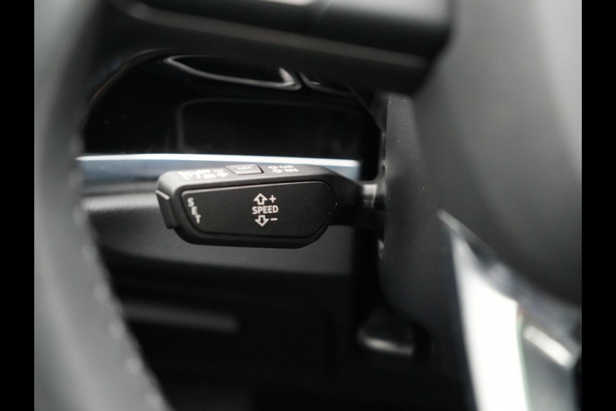 Audi Q3 45 TFSI e edition Plug In Hybrid 245pk Dealer O.H PHEV | Panodak | Camera | Cruise Control | Alcantara Sportstoelen Verwarmd | Navigatie | Virtual | DAB |