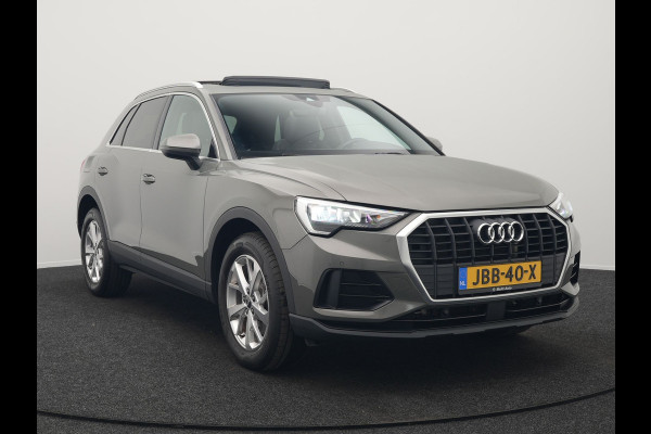 Audi Q3 45 TFSI e edition Plug In Hybrid 245pk Dealer O.H PHEV | Panodak | Camera | Cruise Control | Alcantara Sportstoelen Verwarmd | Navigatie | Virtual | DAB |