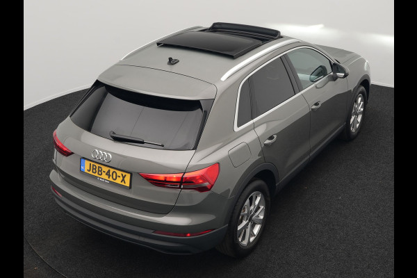 Audi Q3 45 TFSI e edition Plug In Hybrid 245pk Dealer O.H PHEV | Panodak | Camera | Cruise Control | Alcantara Sportstoelen Verwarmd | Navigatie | Virtual | DAB |