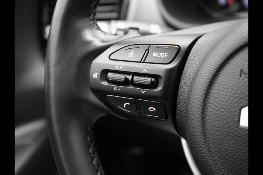 Kia Stonic 1.0 T-GDi MHEV DynamicLine 101pk Dealer O.H. | Apple Carplay | Stoelen & Stuur Verwarmd | Cruise Control | DAB | Pilot Assist |