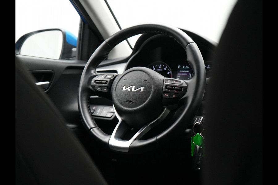Kia Stonic 1.0 T-GDi MHEV DynamicLine 101pk Dealer O.H. | Apple Carplay | Stoelen & Stuur Verwarmd | Cruise Control | DAB | Pilot Assist |