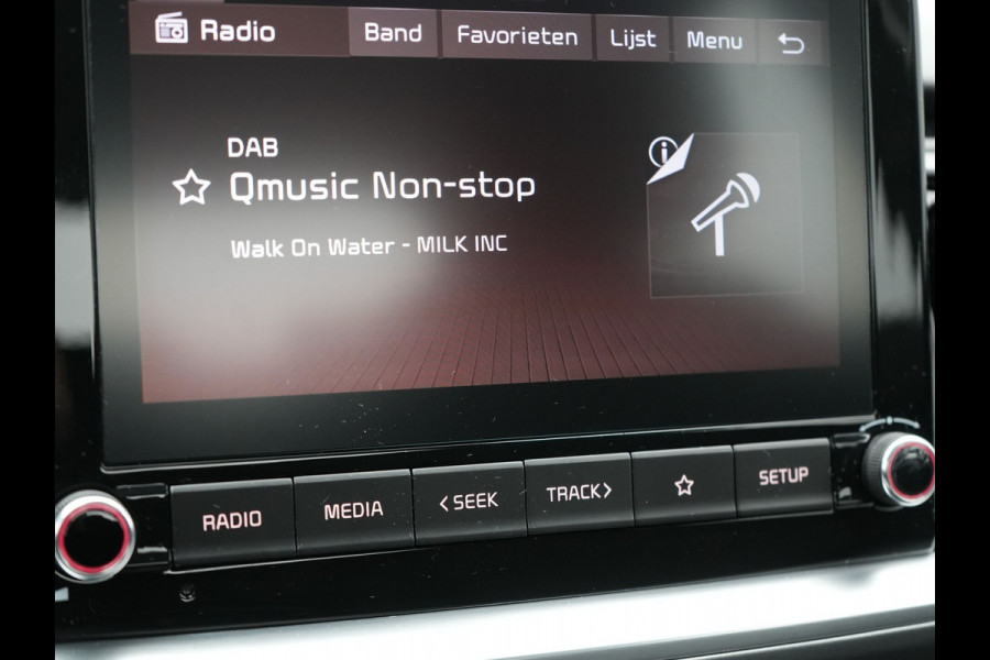 Kia Stonic 1.0 T-GDi MHEV DynamicLine 101pk Dealer O.H. | Apple Carplay | Stoelen & Stuur Verwarmd | Cruise Control | DAB | Pilot Assist |