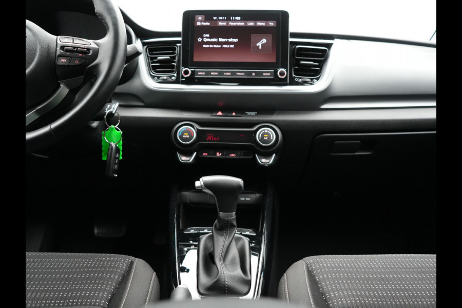 Kia Stonic 1.0 T-GDi MHEV DynamicLine 101pk Dealer O.H. | Apple Carplay | Stoelen & Stuur Verwarmd | Cruise Control | DAB | Pilot Assist |