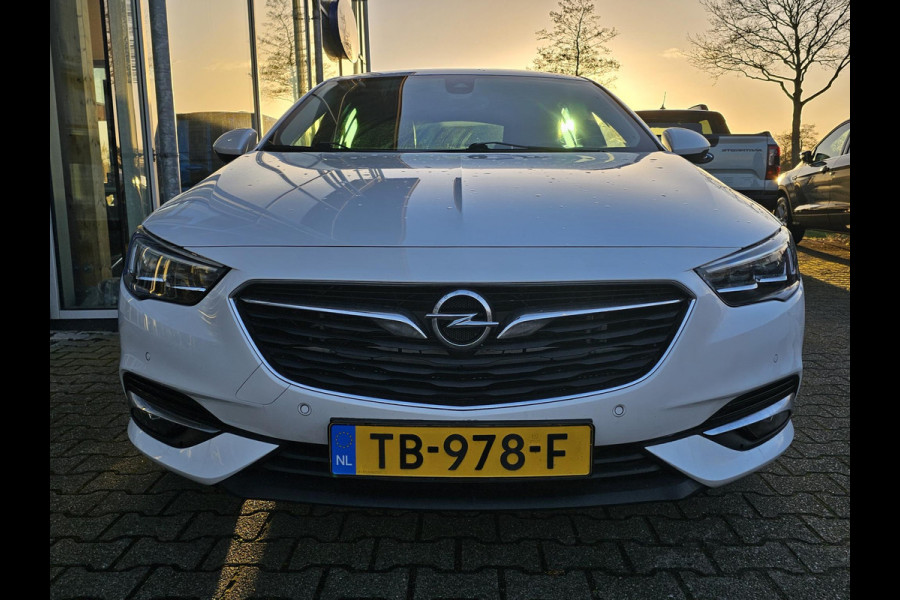Opel Insignia Grand Sport 1.5 Turbo Innovation Leder | Stuurwielverwarming | verwarmde stoelen v + a | afneembare trekhaak | Panoramadak | Zeer luxe uitvoering! Etc.