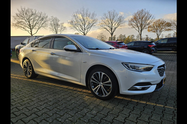 Opel Insignia Grand Sport 1.5 Turbo Innovation Leder | Stuurwielverwarming | verwarmde stoelen v + a | afneembare trekhaak | Panoramadak | Zeer luxe uitvoering! Etc.