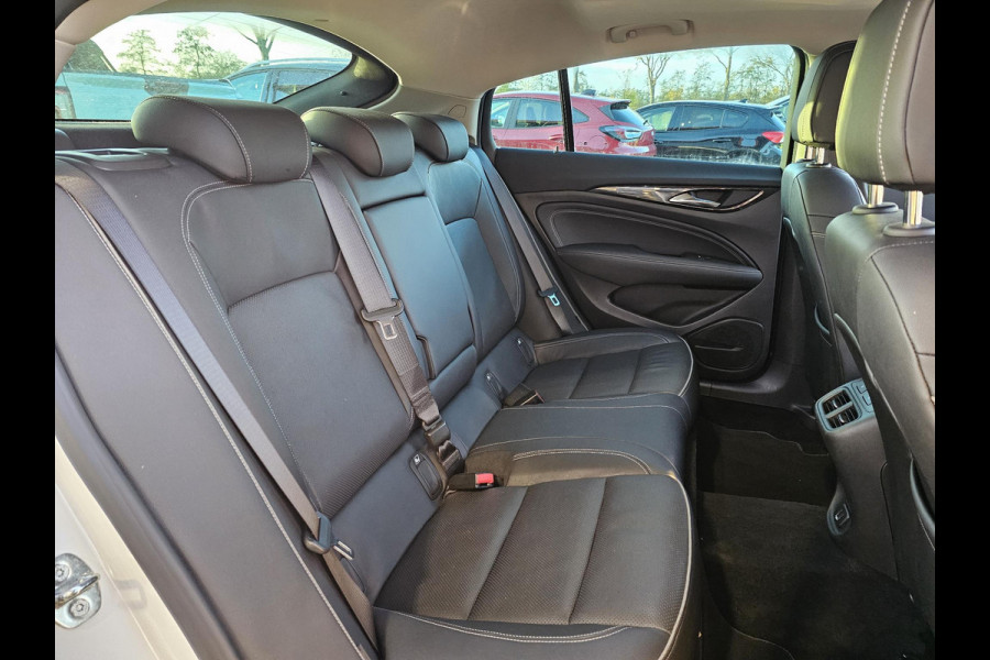 Opel Insignia Grand Sport 1.5 Turbo Innovation Leder | Stuurwielverwarming | verwarmde stoelen v + a | afneembare trekhaak | Panoramadak | Zeer luxe uitvoering! Etc.