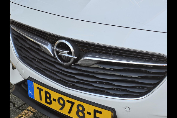 Opel Insignia Grand Sport 1.5 Turbo Innovation Leder | Stuurwielverwarming | verwarmde stoelen v + a | afneembare trekhaak | Panoramadak | Zeer luxe uitvoering! Etc.