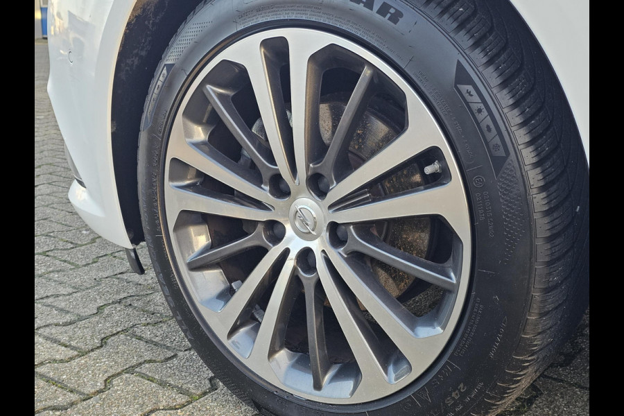 Opel Insignia Grand Sport 1.5 Turbo Innovation Leder | Stuurwielverwarming | verwarmde stoelen v + a | afneembare trekhaak | Panoramadak | Zeer luxe uitvoering! Etc.