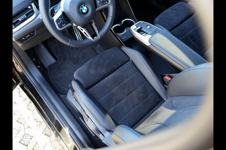BMW X1 sDrive18iA M-SPORT ** ADAPT. LED, NAVI+, PANORAMA, TREKH, 19-inch LMV,  M-REMMEN ** 1e EIG - Ex BMW-AG - UNFALLFREI ** ** INFORMEER OOK NAAR ONZE AANTREKKELIJKE FINANCIAL-LEASE TARIEVEN **