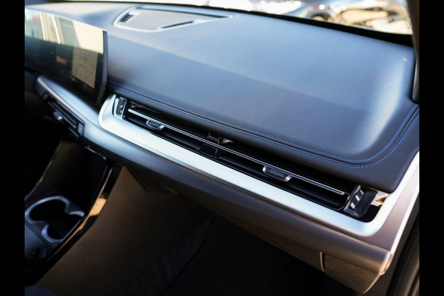 BMW X1 sDrive18iA M-SPORT ** ADAPT. LED, NAVI+, PANORAMA, TREKH, 19-inch LMV,  M-REMMEN ** 1e EIG - Ex BMW-AG - UNFALLFREI ** ** INFORMEER OOK NAAR ONZE AANTREKKELIJKE FINANCIAL-LEASE TARIEVEN **