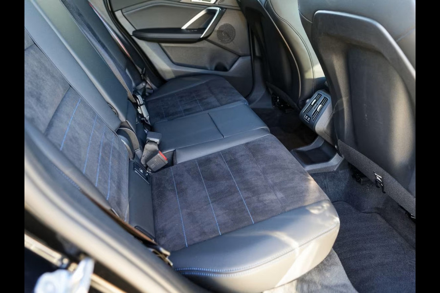 BMW X1 sDrive18iA M-SPORT ** ADAPT. LED, NAVI+, PANORAMA, TREKH, 19-inch LMV,  M-REMMEN ** 1e EIG - Ex BMW-AG - UNFALLFREI ** ** INFORMEER OOK NAAR ONZE AANTREKKELIJKE FINANCIAL-LEASE TARIEVEN **