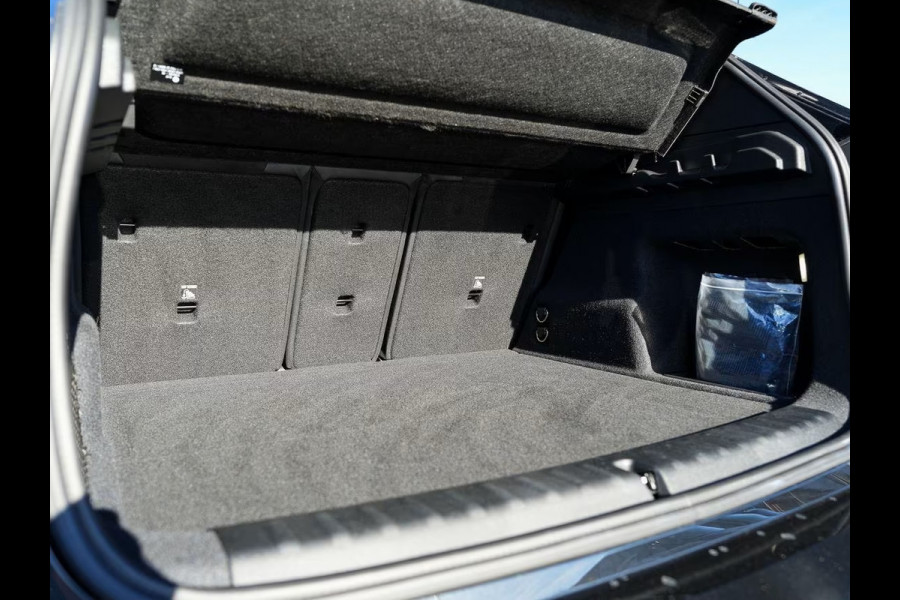 BMW X1 sDrive18iA M-SPORT ** ADAPT. LED, NAVI+, PANORAMA, TREKH, 19-inch LMV,  M-REMMEN ** 1e EIG - Ex BMW-AG - UNFALLFREI ** ** INFORMEER OOK NAAR ONZE AANTREKKELIJKE FINANCIAL-LEASE TARIEVEN **