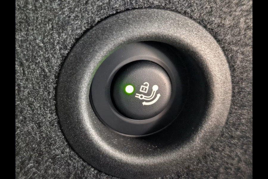 BMW X1 sDrive18iA M-SPORT ** ADAPT. LED, NAVI+, PANORAMA, TREKH, 19-inch LMV,  M-REMMEN ** 1e EIG - Ex BMW-AG - UNFALLFREI ** ** INFORMEER OOK NAAR ONZE AANTREKKELIJKE FINANCIAL-LEASE TARIEVEN **