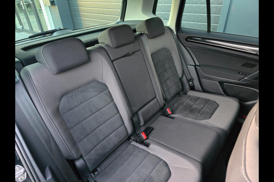 Volkswagen Golf Sportsvan 1.5 TSI ACT Highline Edition Pano/Cruise/Stoel-en Stuurverwarming/Navi/