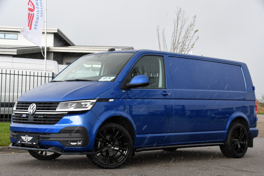 Volkswagen Transporter 2.0 TDI L2H1 Bulli Edition Adaptieve Cruise, Camera, Carplay, LED, Stoelverwarming, Trekhaak, Multimedia, 150pk, Automaat, Standkachel, Uniek!