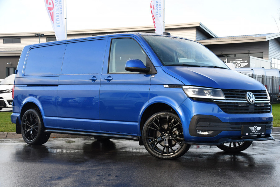 Volkswagen Transporter 2.0 TDI L2H1 Bulli Edition Adaptieve Cruise, Camera, Carplay, LED, Stoelverwarming, Trekhaak, Multimedia, 150pk, Automaat, Standkachel, Uniek!