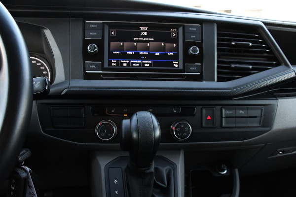 Volkswagen Transporter 2.0 TDI L2H1 Bulli Edition Adaptieve Cruise, Camera, Carplay, LED, Stoelverwarming, Trekhaak, Multimedia, 150pk, Automaat, Standkachel, Uniek!