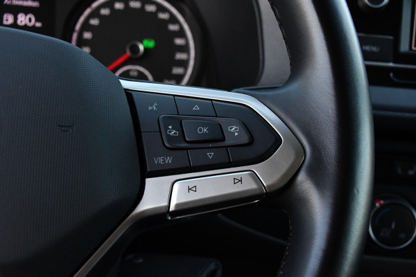 Volkswagen Transporter 2.0 TDI L2H1 Bulli Edition Adaptieve Cruise, Camera, Carplay, LED, Stoelverwarming, Trekhaak, Multimedia, 150pk, Automaat, Standkachel, Uniek!