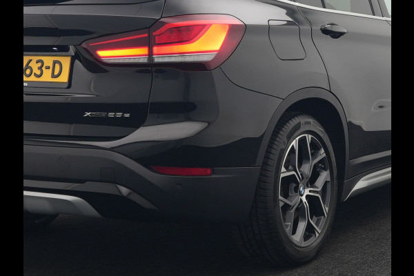 BMW X1 xDrive25e Sportline Plug In Hybrid 222pk Dealer O.H. PHEV | Trekhaak Afn. | Panodak | Head Up | Lederen Sportstoelen Verwarmd | LED Koplampen | Sfeerverlichting | Navigatie | Cruise Control | DAB |
