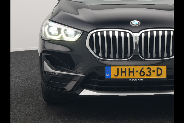 BMW X1 xDrive25e Sportline Plug In Hybrid 222pk Dealer O.H. PHEV | Trekhaak Afn. | Panodak | Head Up | Lederen Sportstoelen Verwarmd | LED Koplampen | Sfeerverlichting | Navigatie | Cruise Control | DAB |