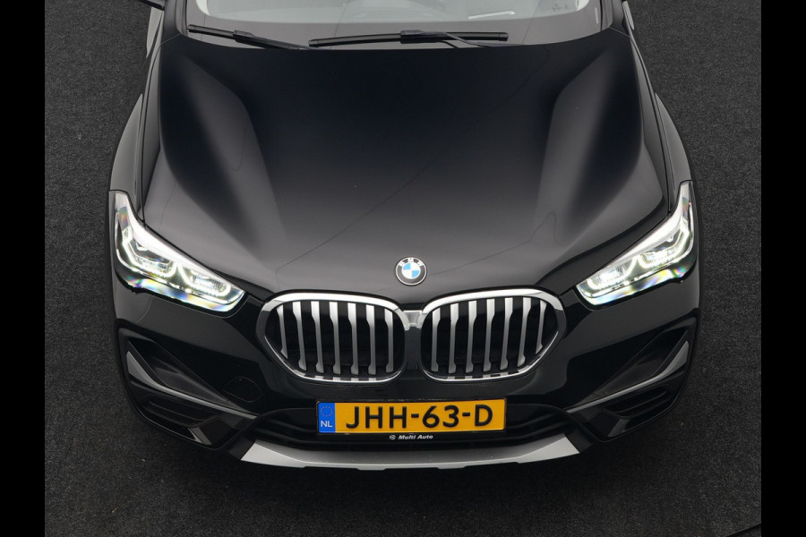 BMW X1 xDrive25e Sportline Plug In Hybrid 222pk Dealer O.H. PHEV | Trekhaak Afn. | Panodak | Head Up | Lederen Sportstoelen Verwarmd | LED Koplampen | Sfeerverlichting | Navigatie | Cruise Control | DAB |