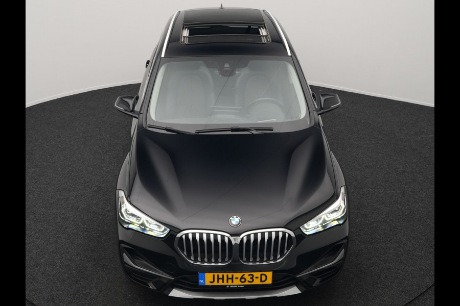 BMW X1 xDrive25e Sportline Plug In Hybrid 222pk Dealer O.H. PHEV | Trekhaak Afn. | Panodak | Head Up | Lederen Sportstoelen Verwarmd | LED Koplampen | Sfeerverlichting | Navigatie | Cruise Control | DAB |