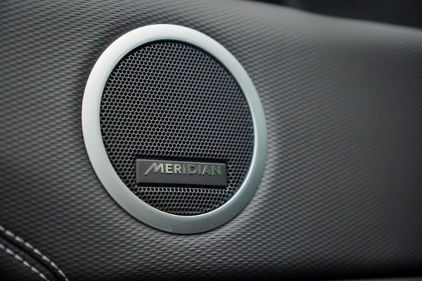 Land Rover Discovery 3.0 D250 R-Dynamic SE / VAN / Pano / Trekhaak / Grijs Kenteken / Excl BTW