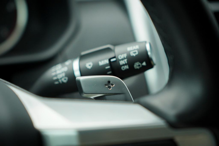 Land Rover Discovery 3.0 D250 R-Dynamic SE / VAN / Pano / Trekhaak / Grijs Kenteken / Excl BTW