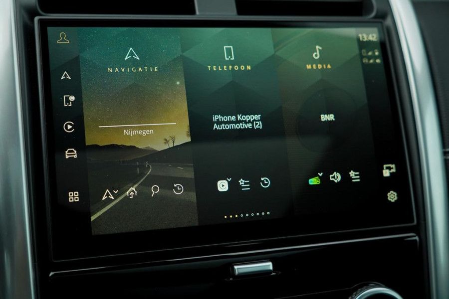 Land Rover Discovery 3.0 D250 R-Dynamic SE / VAN / Pano / Trekhaak / Grijs Kenteken / Excl BTW