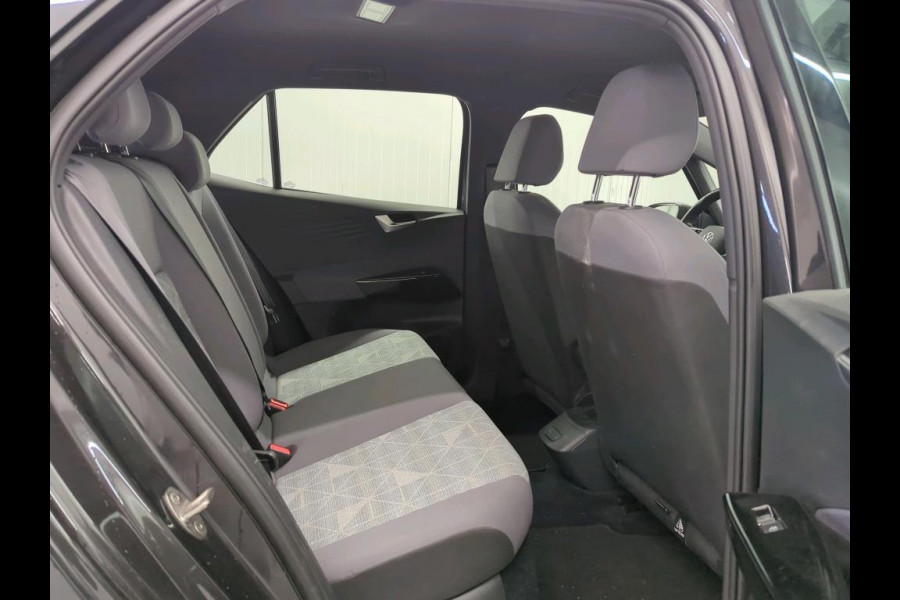 Volkswagen ID.3 Pro 58 kWh Airco ECC Navi Carplay PDC VA + Camera 18" LM Velgen Adaptive Cruise Control Full LED
